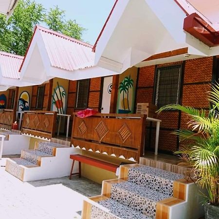 Sandstorm Lodge And Cafe Puerto Galera Exterior photo