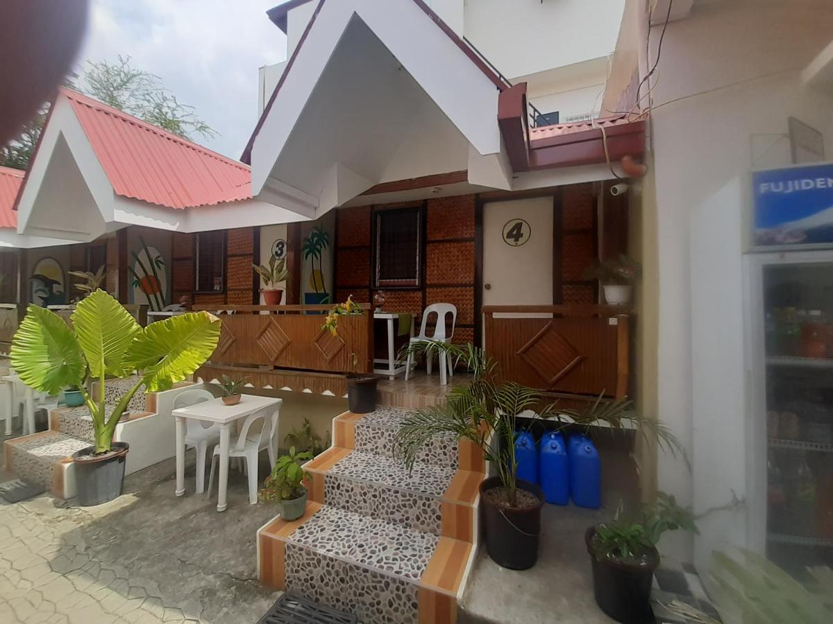 Sandstorm Lodge And Cafe Puerto Galera Exterior photo