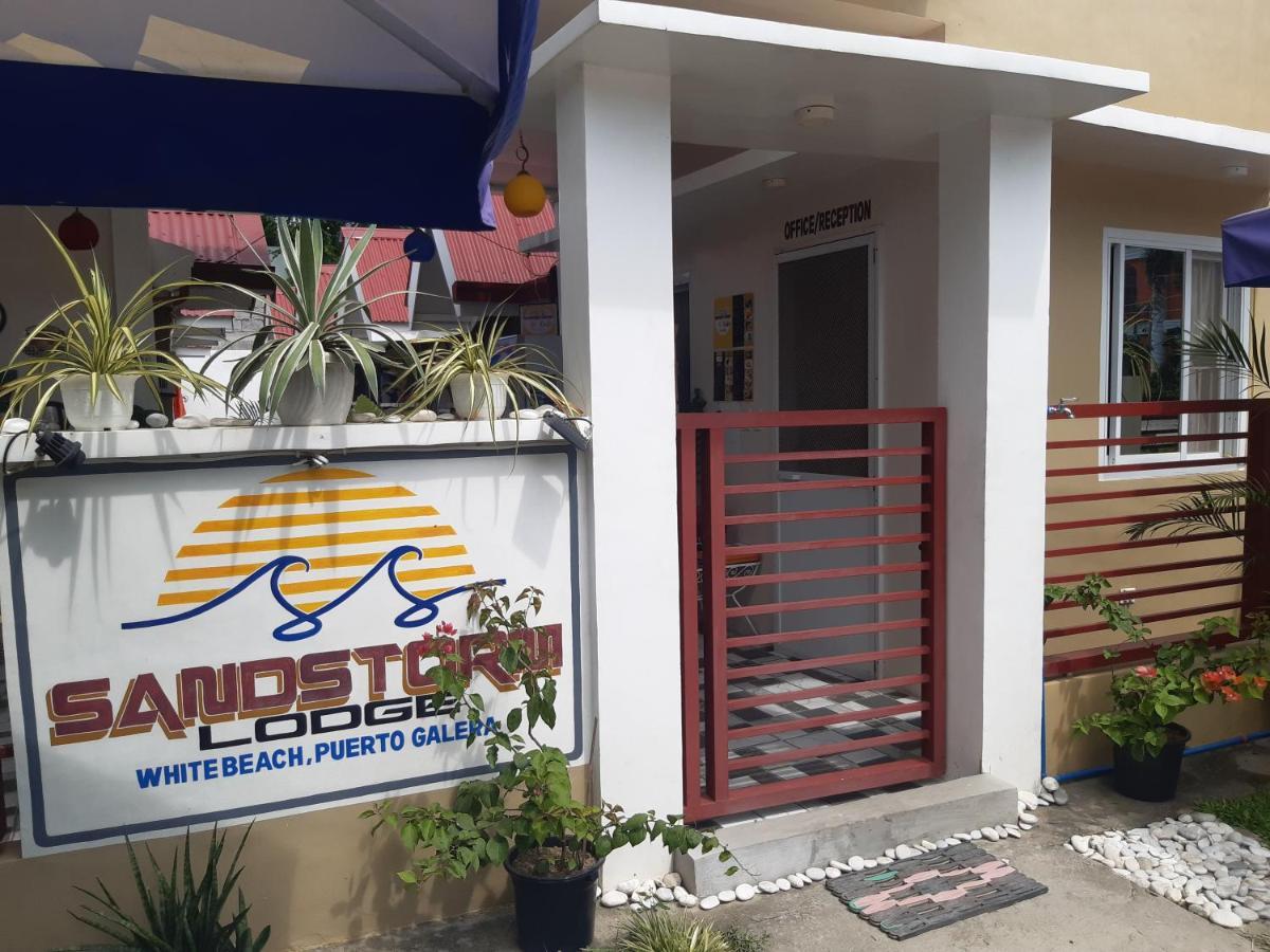 Sandstorm Lodge And Cafe Puerto Galera Exterior photo