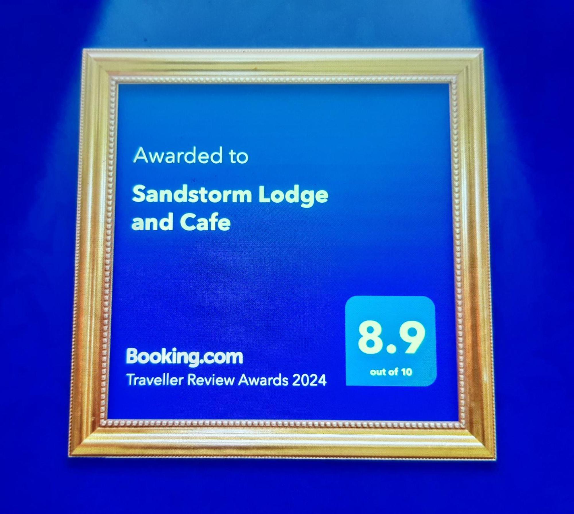 Sandstorm Lodge And Cafe Puerto Galera Exterior photo